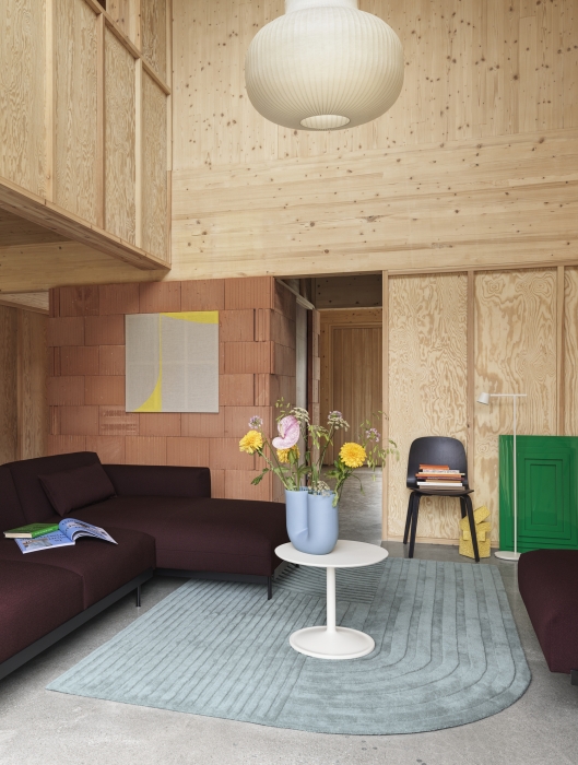 relevo-sage-green-170x240-in-situ-3-seater-config-8-vidar-693-strand-80-soft-side-off-white-kink-muuto-org_7.jpg