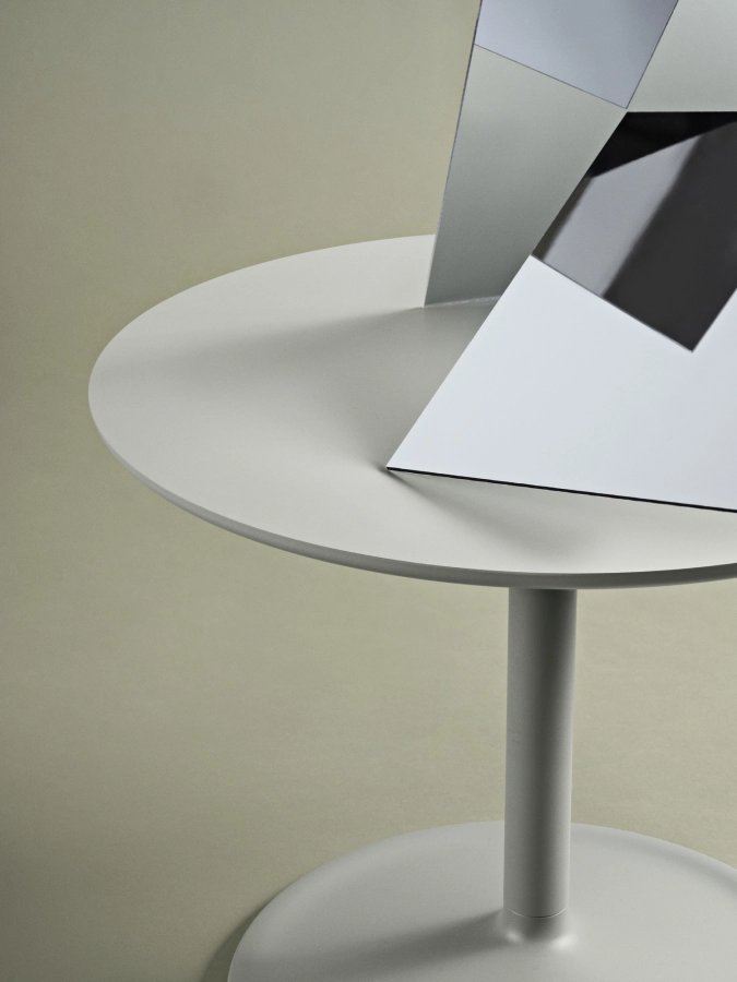 Soft-side-table-dusty-green-muuto-org_7.jpg