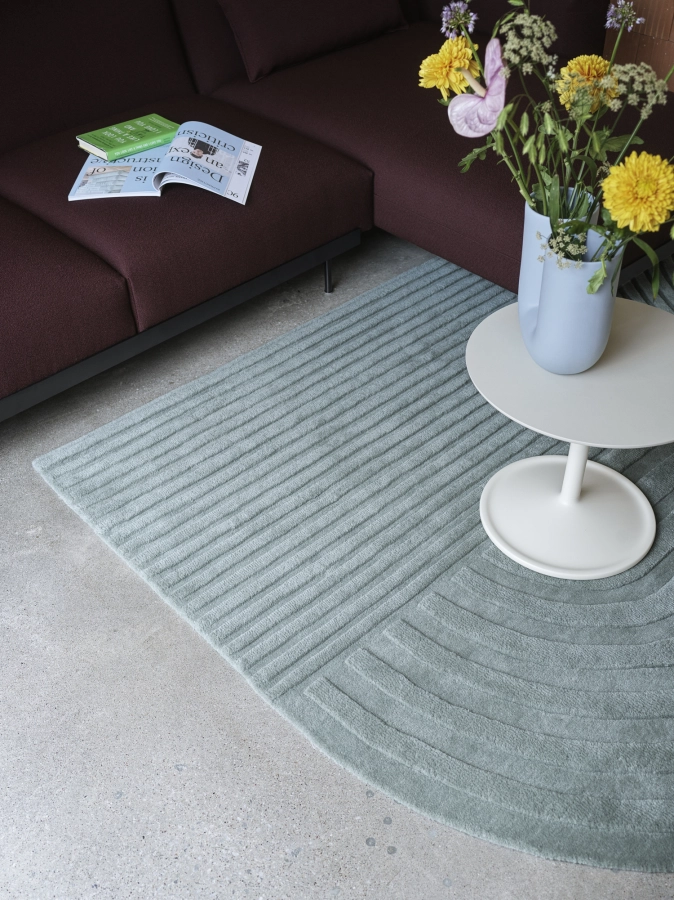 relevo-sage-green-170x240-soft-side-off-white-ø48-h40-in-situ-3-seater-config-8-vidar-693-kink-light-blue-muuto-org_7.jpg