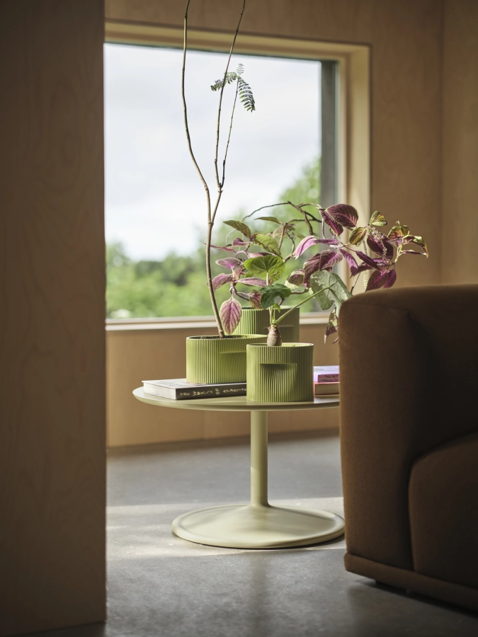 ridge-planter-13-15-24-moss-green-soft-coffee-table-beige-green-muuto-org_7.jpg