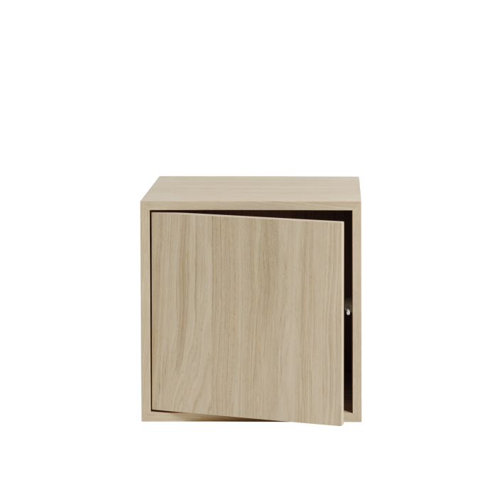 Stacked-w-door-medium-oak-muuto-5000x5000-hi-res_8.png