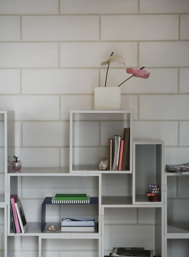stacked-bookcase-3-grey-ridge-16-off-white-stacked-insert-blue-grey-muuto-org_7.jpg