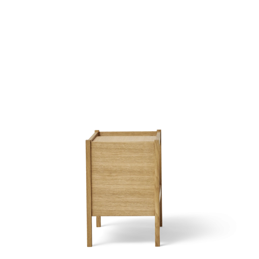 Form and Refine_Jounal-side-table_Oak_Front.png