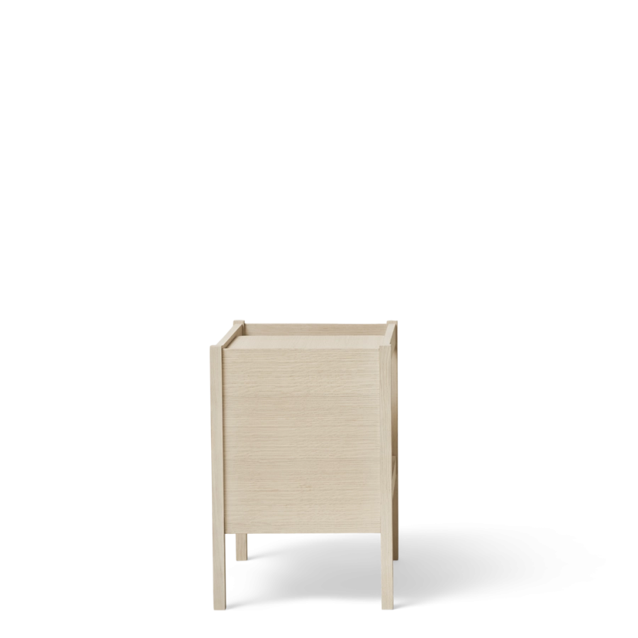 Form and Refine_Jounal-side-table_White-oak_Front.png
