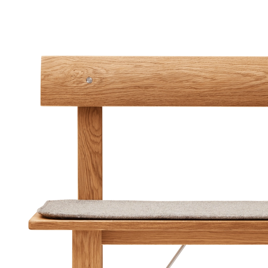 Form and Refine_Position_Cushion_Hallingdal_Detail-front.png