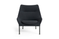 AF351-F482-AU31-03AD_O2 Lounge Chair w. seat cushion soft black_black powder coated steel base 02.jpg