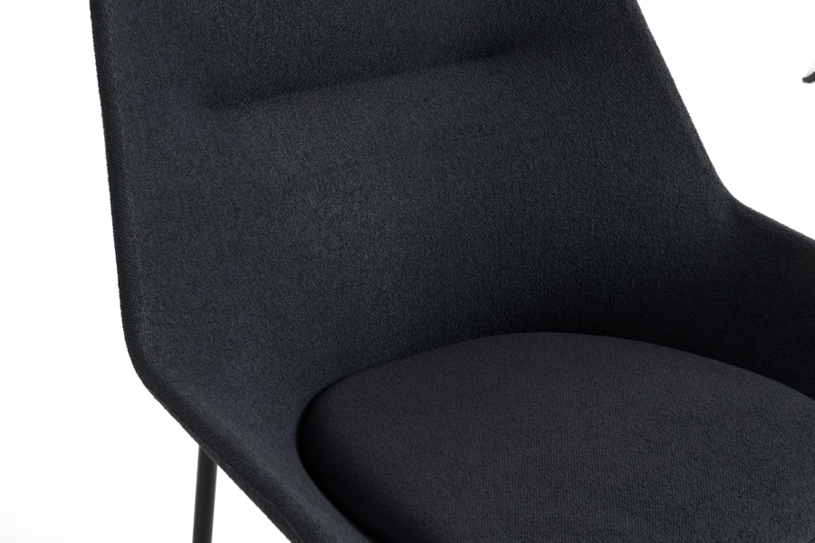 AF351-F482-AU31-03AD_O2 Lounge Chair w. seat cushion soft black_black powder coated steel base_detail.jpg