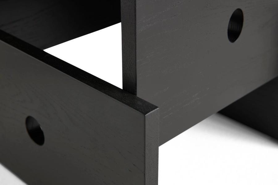 AF095-D090_Wood Box Coffee Table black wb lacquered oak_detail 01.jpg