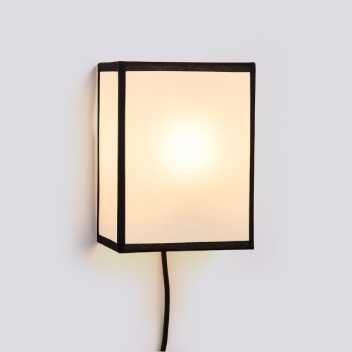 ae872-a605_variant_ava-square-wall-lamp-white_on_gb.jpg