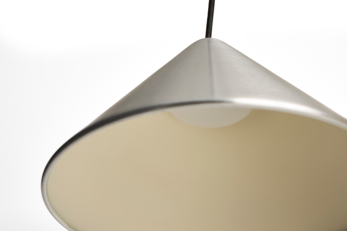 AE386-D409-AN52_Compass Pendant 260 brushed alu_detail.jpg