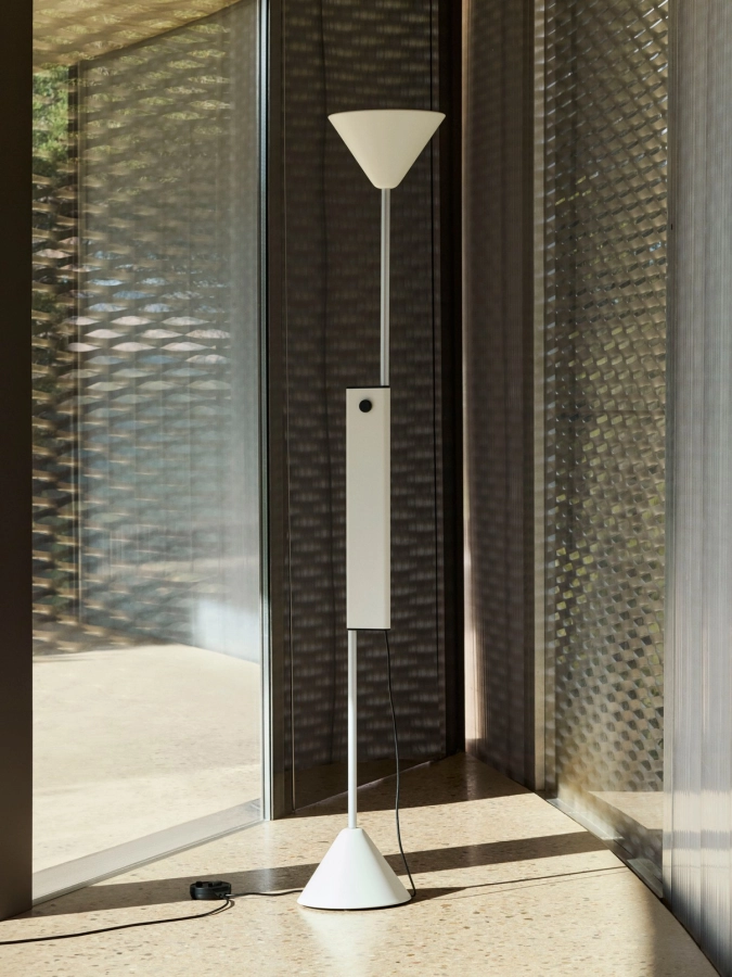 Twist Floor Lamp white.jpg