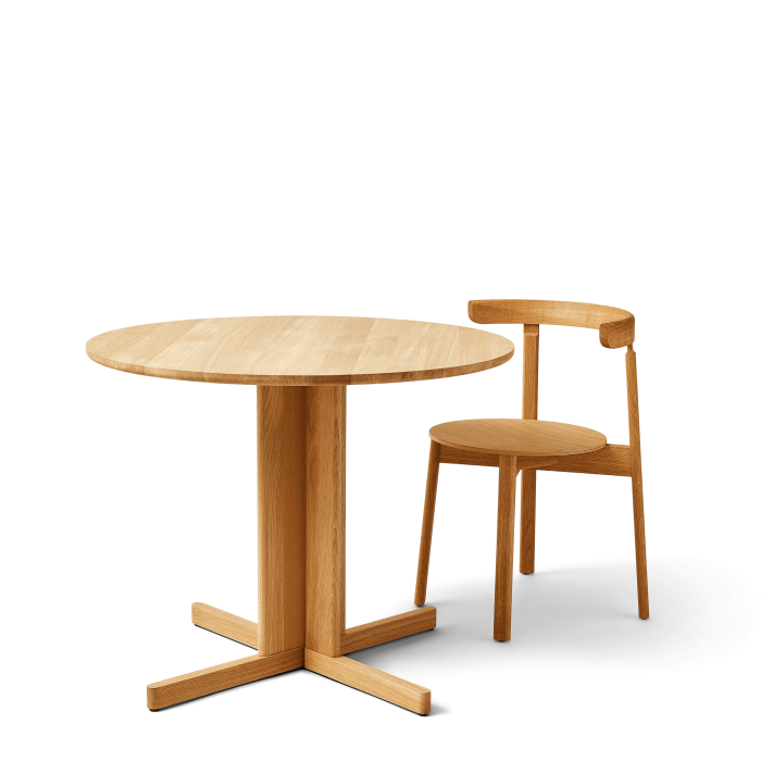 Form and Refine_Trefoil_Table_O90_Oak_Lunar.png