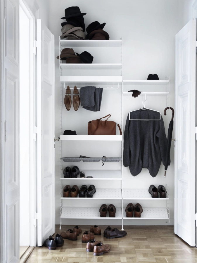 string-system-hallway-white-grey_portrait_xxlarge.jpg