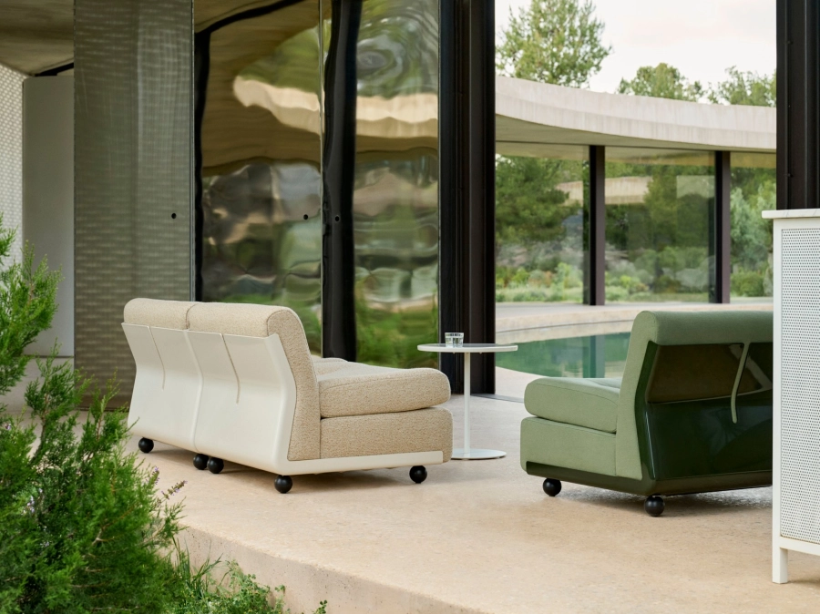 Amanta 1 Seater Osumi 27 bottle green shell_Amanta 2 Seater Vanir 413 cream beige shell_Pyro Coffee Table.jpg