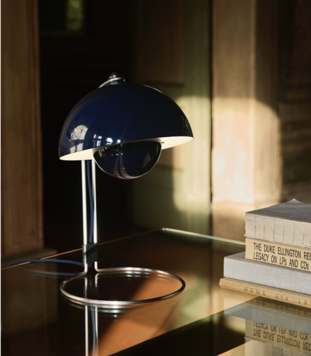 &Tradition lampa stołowa FLOWERPOT VP4 steel blue