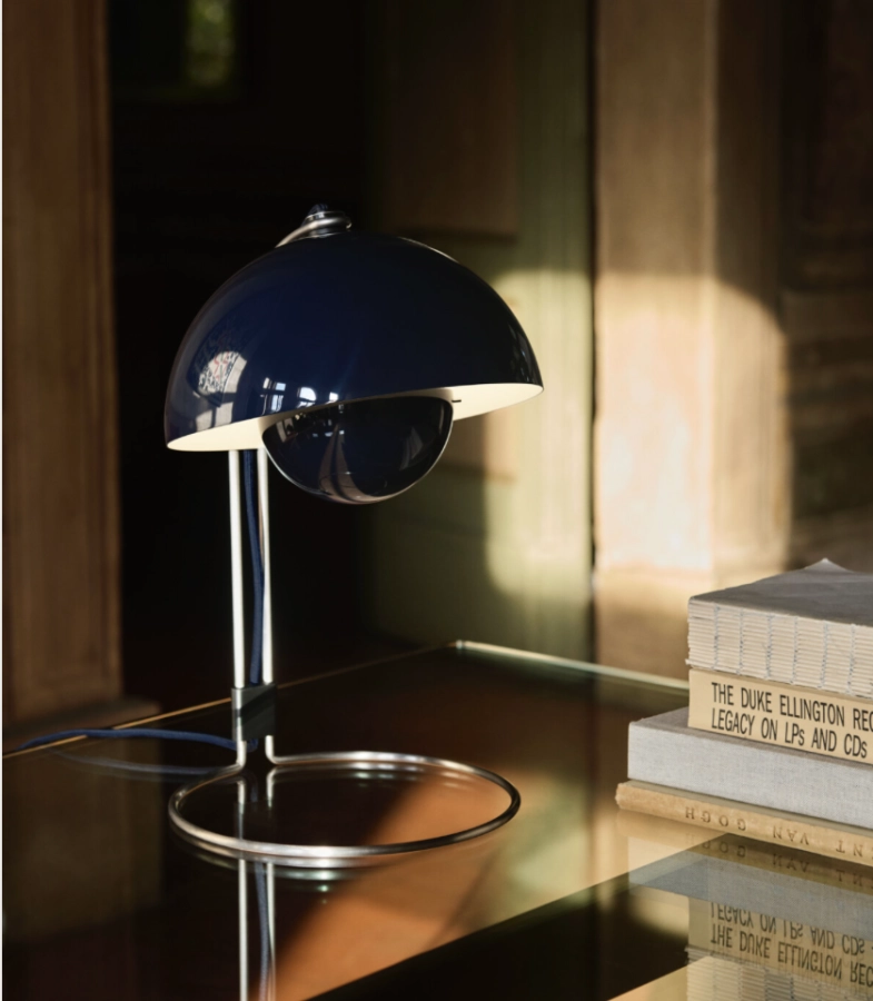 &Tradition lampa stołowa FLOWERPOT VP4 steel blue