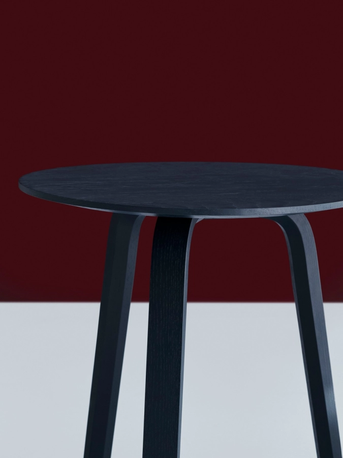 Bella Coffee Table dia45xH39 blue charcoal wb lacquer oak.jpg