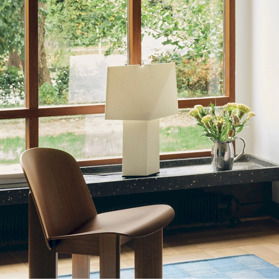 aplat-table-lamp_imageslider_3.jpg