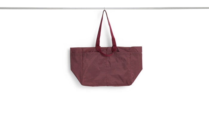 AF784-A602-AF61_Grid Weekend Bag M burgundy.jpg