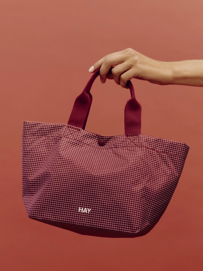 Grid Everyday Bag Mini burgundy_01.jpg