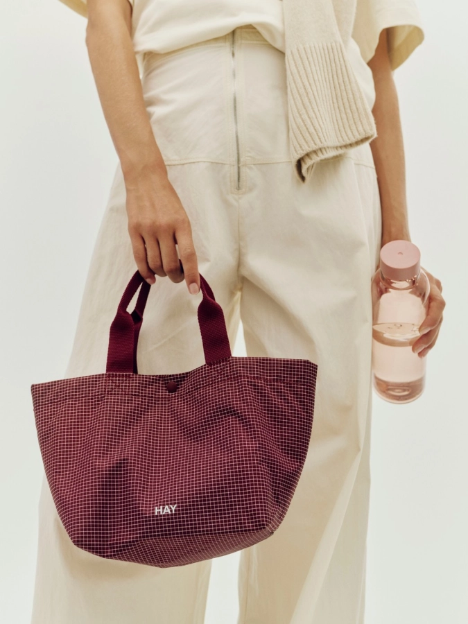 Grid Everyday Bag Mini burgundy_Miz Water Bottle mauve.jpg
