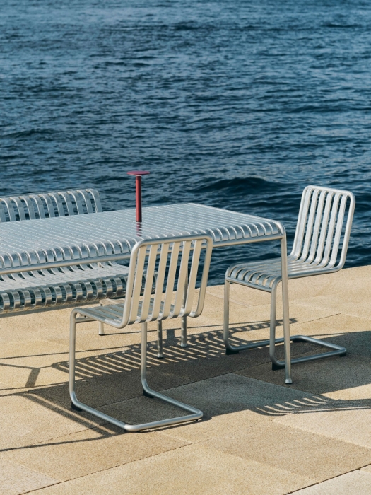 Palissade Cantilever Chair_Palissade Table L220 hot galvanised steel_Host Portable Lamp iron red.jpg