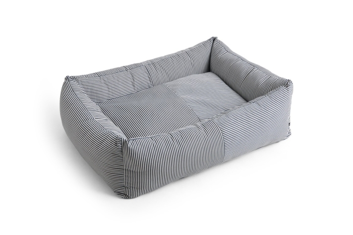 AF570-A603-AG37_HAY Dogs Bed Zip L blue and white stripe.jpg