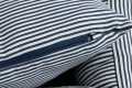 AF570-A603-AG37_HAY Dogs Bed Zip L blue and white stripe_detail.jpg