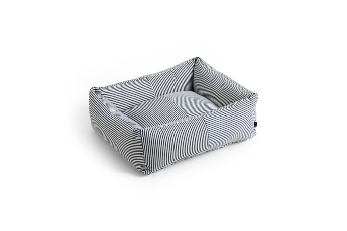 AF570-A601-AG37_HAY Dogs Bed Zip S blue and white stripe.jpg