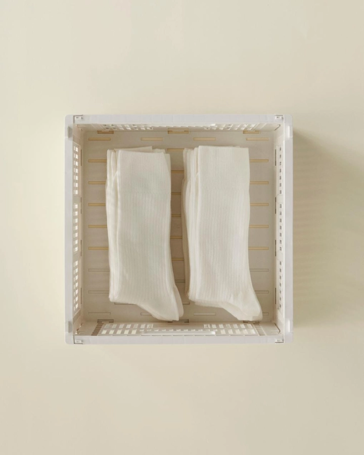 HAY Colour Crate M Square off-white.jpg