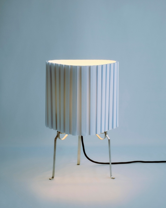 HAY lampa biurkowa CANELE niebieska.jpg
