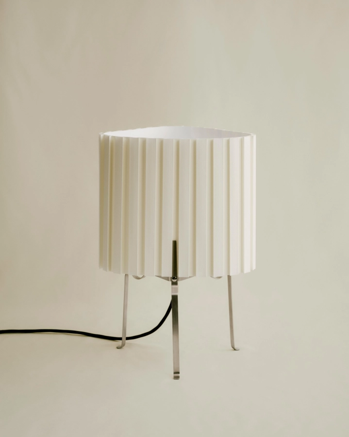 HAY lampa biurkowa CANELE biała.jpg