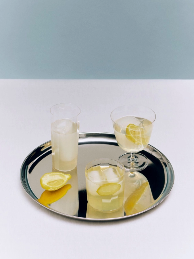 Essential Steel Round Dish M.jpg
