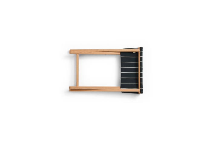 AE971-E864_Outdoor Market Folding Stool black with beige stripe_detail 01.jpg