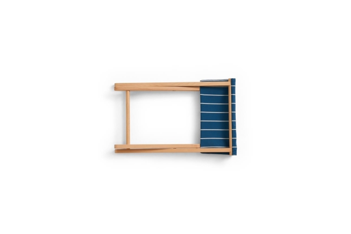 AE971-E865_Outdoor Market Folding Stool blue with beige stripe_detail 01.jpg
