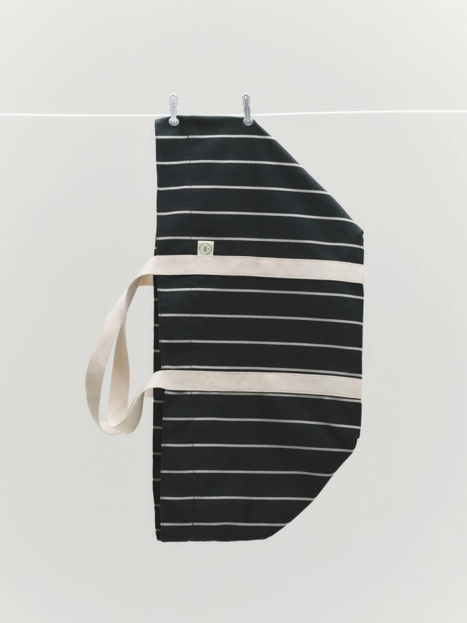 Outdoor Market Picnic Bag M black with beige stripe.jpg