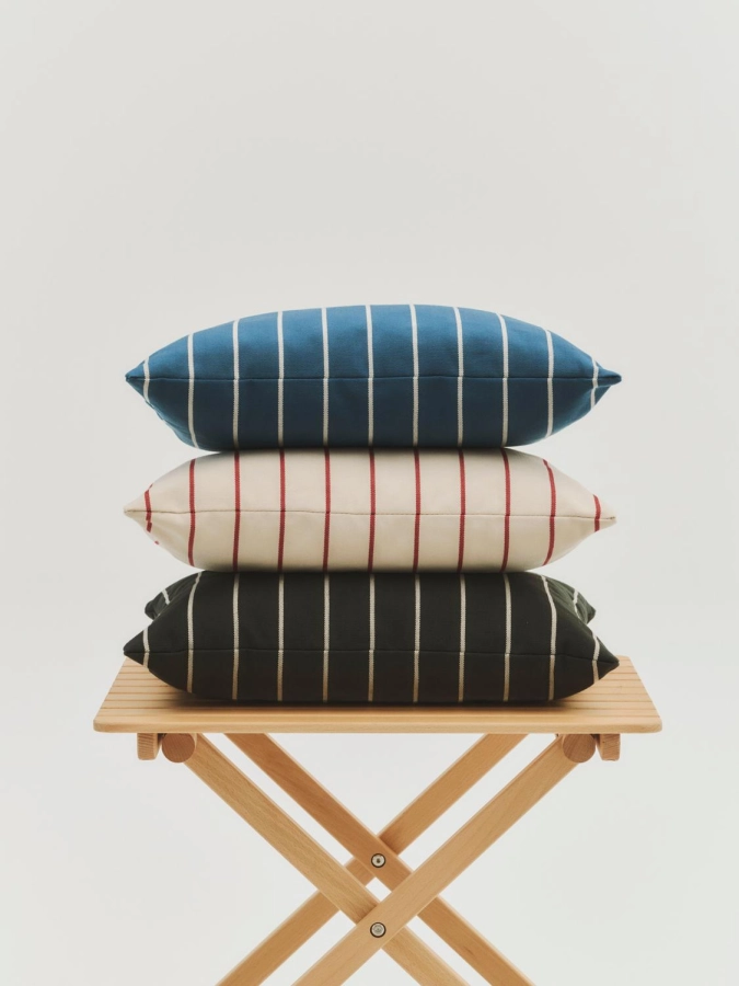 Outdoor Market Folding Table S_Outdoor Market Cushion family.jpg