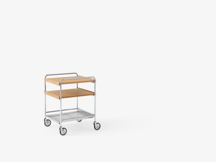 AI SEARCH-ATD_Packshots_154817A307_Alima NDS2_Chrome Lacquered Oak Tray_Angled Front.jpg