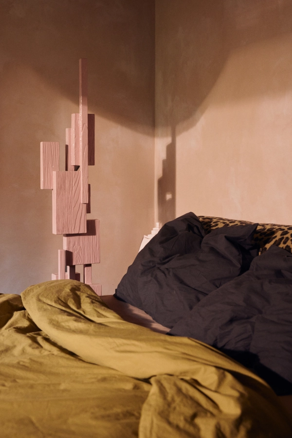 rzeźba drewniana 160 cm SKYSCRAPER, soft pink.jpg