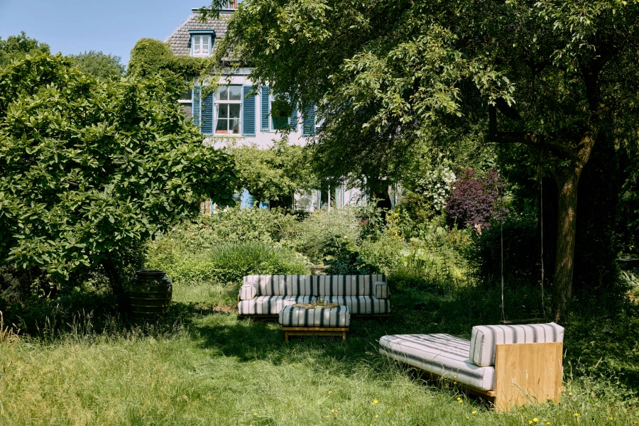 leżanka outdoor TEAK chalkstripe.jpg