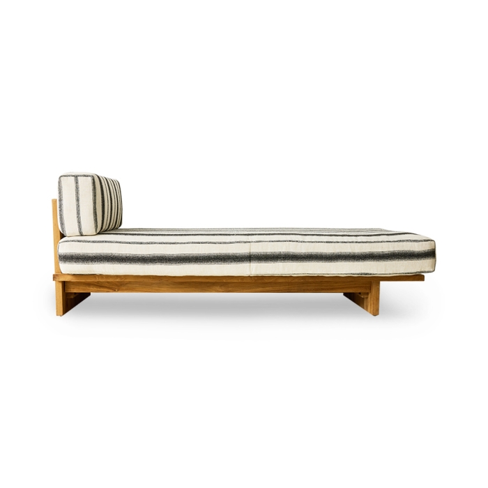 leżanka outdoor TEAK chalkstripe.jpg