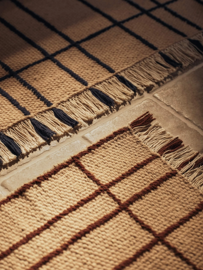 FERM LIVING bieżnik SEN – 80 × 200 – parchment/indigo.jpeg