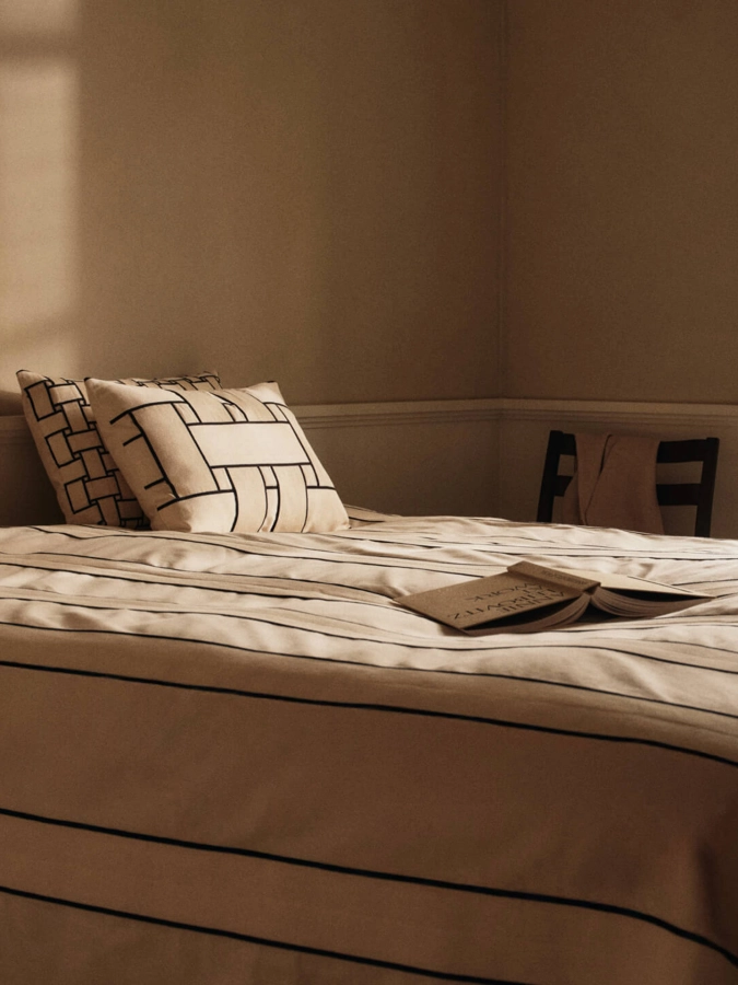 FERM LIVING narzuta TWILL 230x260 cm, off-white/black.jpeg