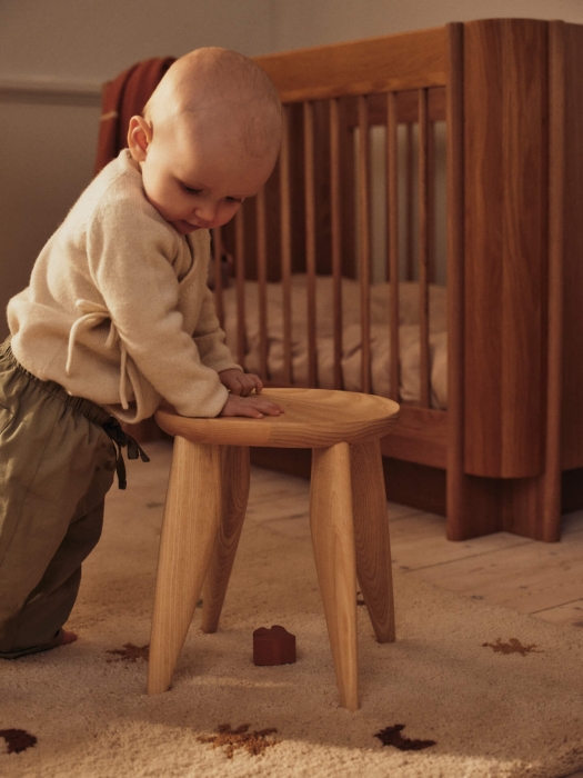 FERM LIVING stołek dziecięcy FEVE – natural ash.jpeg