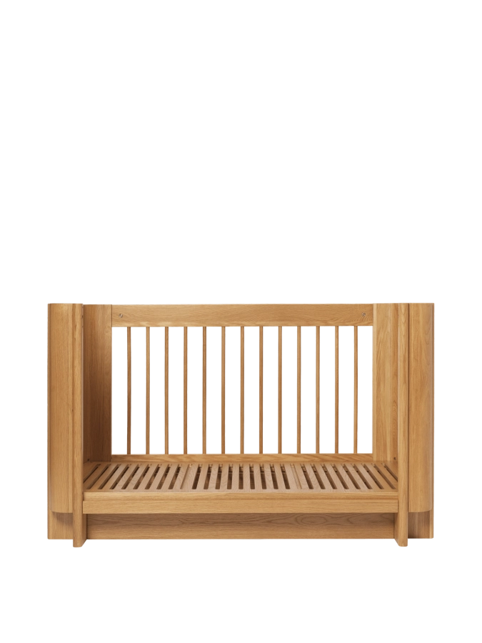 FERM LIVING łóżeczko dziecięce TILU – naturalny dąb.png