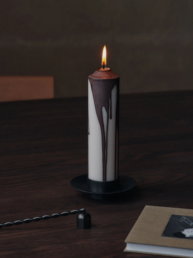 FERM LIVING świeca DRYP dark chocolate S.jpg