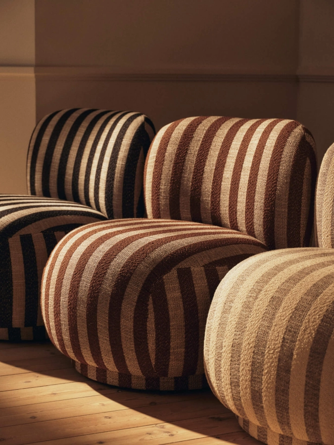 FERM LIVING fotel z funkcją obrotu RICO PICCOLO Louisiana - sand/black.jpeg