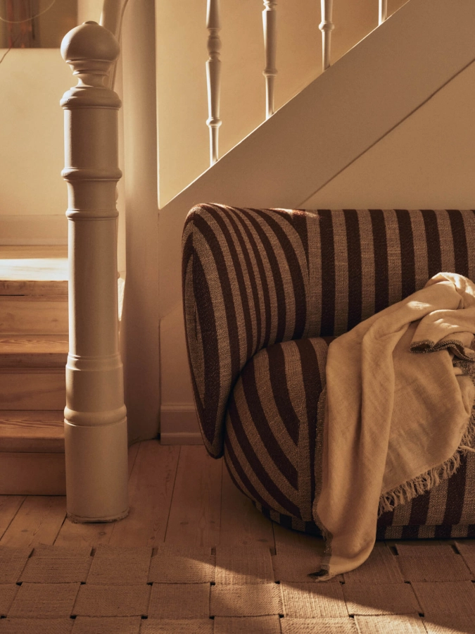 FERM LIVING sofa 2-osobowa RICO Louisiana – sand/chocolate.jpeg