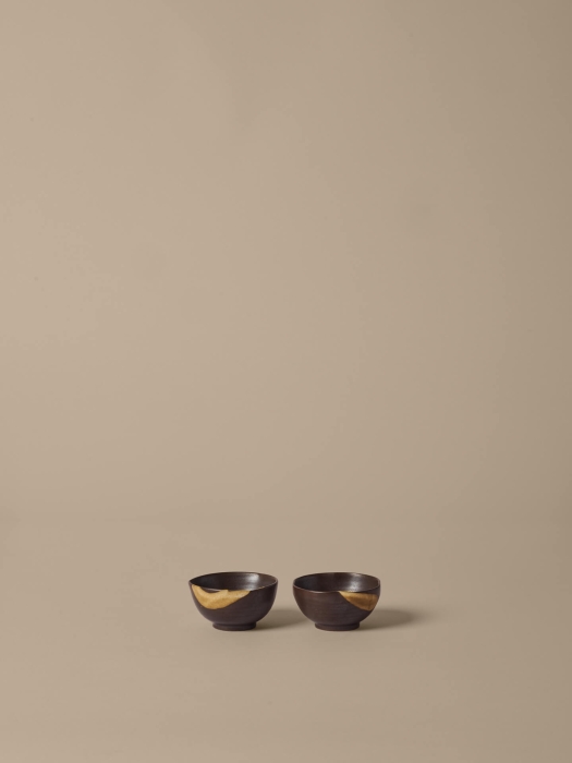 FERM LIVING miseczki KOYO Ø8,5 – zestaw 2 sztuk – dark brown/buff.jpeg