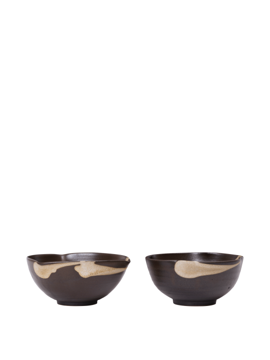 FERM LIVING miseczki KOYO Ø11,5 – zestaw 2 sztuk – dark brown/buff.png